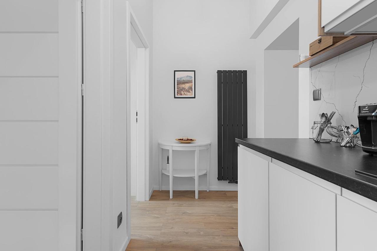 Right In The Heart Of Apartment